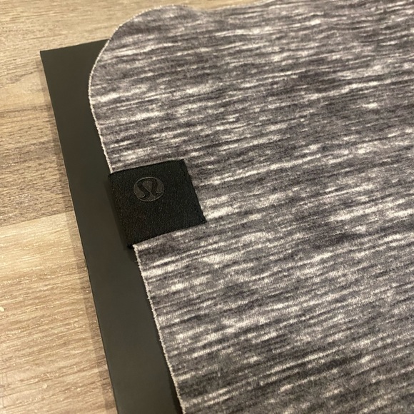 Lululemon The Towel - Picture 4 of 7